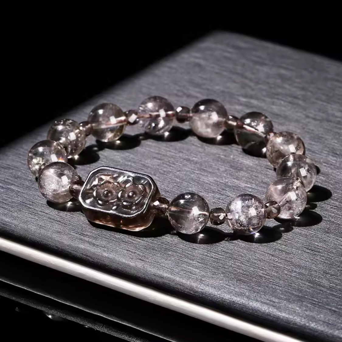 「新年限量、僅此一條」富貴花開🌸煙灰水晶驅邪避凶、驅除霉運、防小人、護身符🪬手鏈